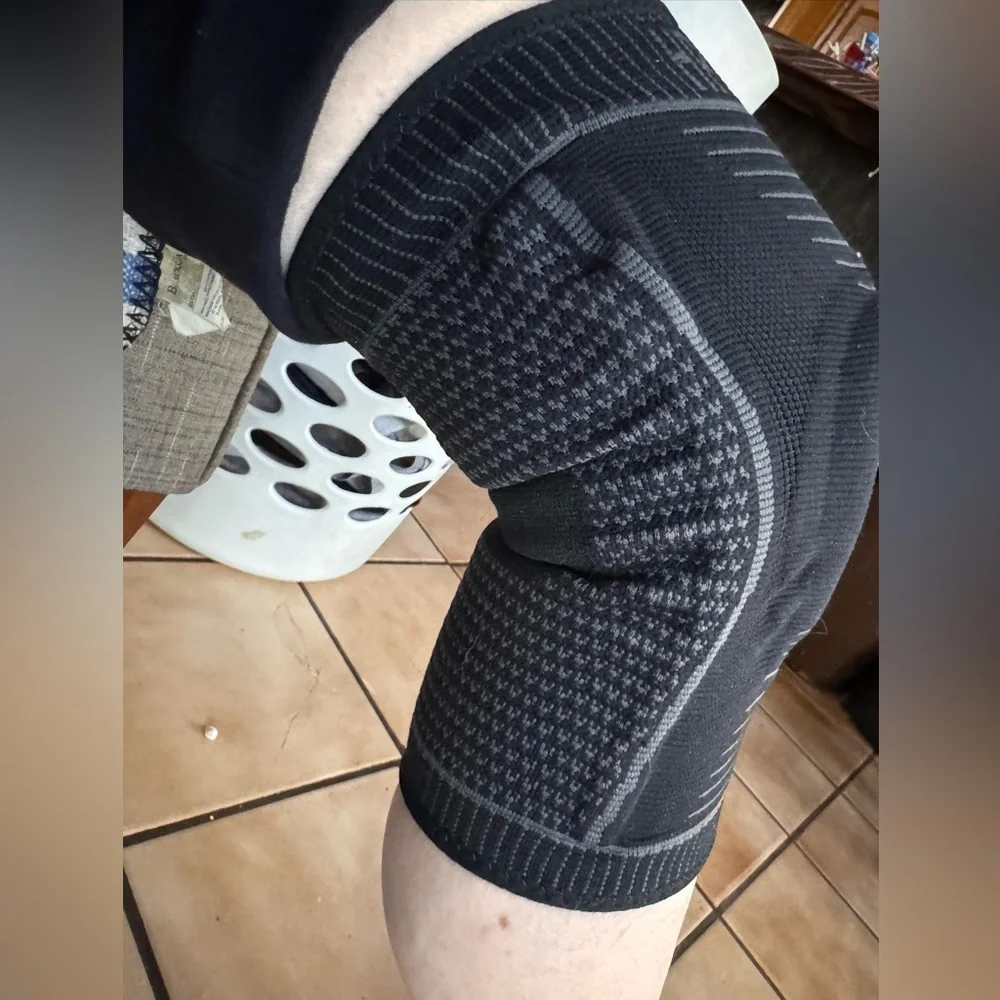 Hport Compression Knee Sleeves for Joint Support and Pain Relief Size M New